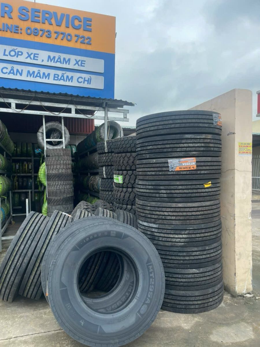 Vá vỏ xe xuyên tết - đón tết giáp thìn 2024